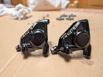 Étriers De Frein SRAM RED Postmount – Disque HRD – Argent – Neuf (défaut Possible)