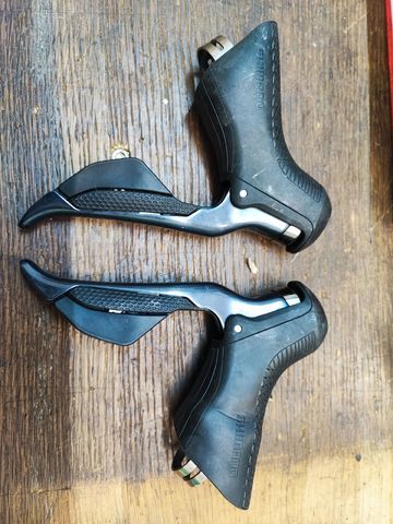 Shimano LEVE DX/SX ULTEGRA Di2 rim Drivetrain & Pedals de segunda mano