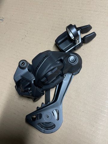 Gebrauchtes Shimano Deore RD-M6250-SGS 12-speed Drivetrain & Pedals