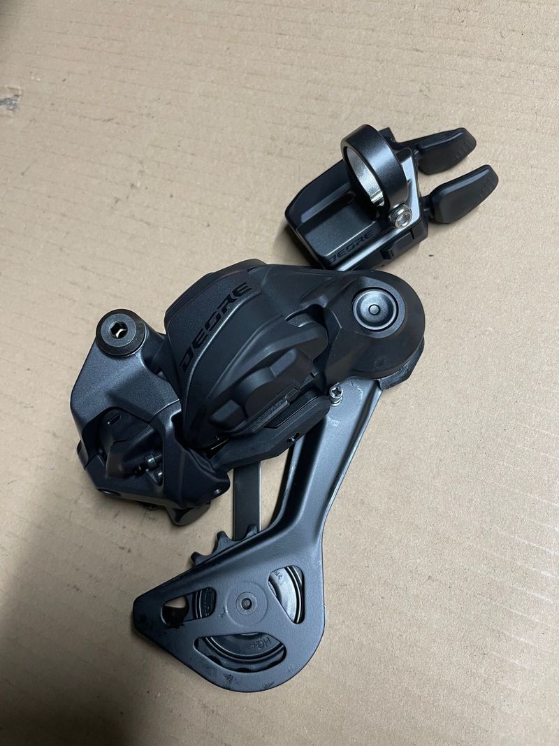 Używany Shimano Deore RD-M6250-SGS 12-speed Drivetrain & Pedals
