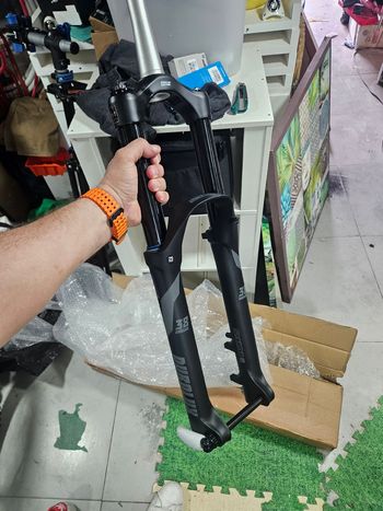 Sr Suntour, durolux 38 29"