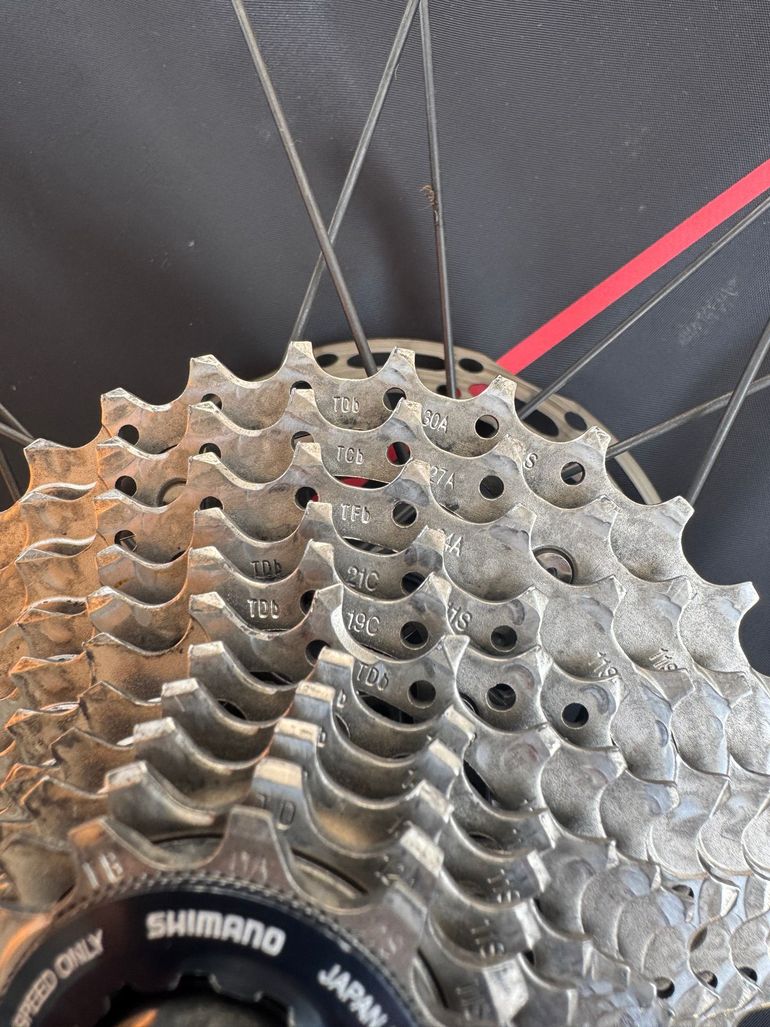 Used Fulcrum Pneus vélo de route 2023 bike — image 5 of 9