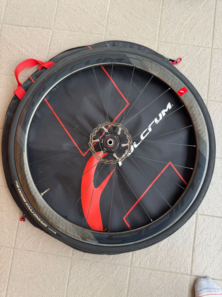 Used Fulcrum Pneus vélo de route 2023 bike — image 2 of 9