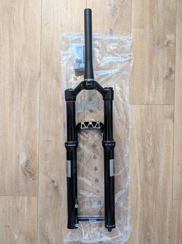 Used RockShox PSYLO GOLD ISOLATOR RC 27.5" 150mm BOOST bike — image 2 of 3