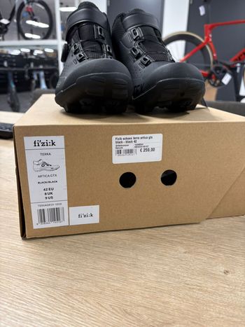 Used Fizik Terra Artica GTX bike — image 4 of 4