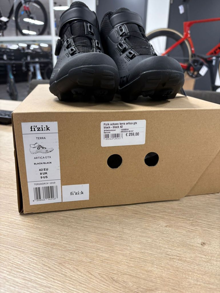 Used Fizik Terra Artica GTX bike — image 4 of 4