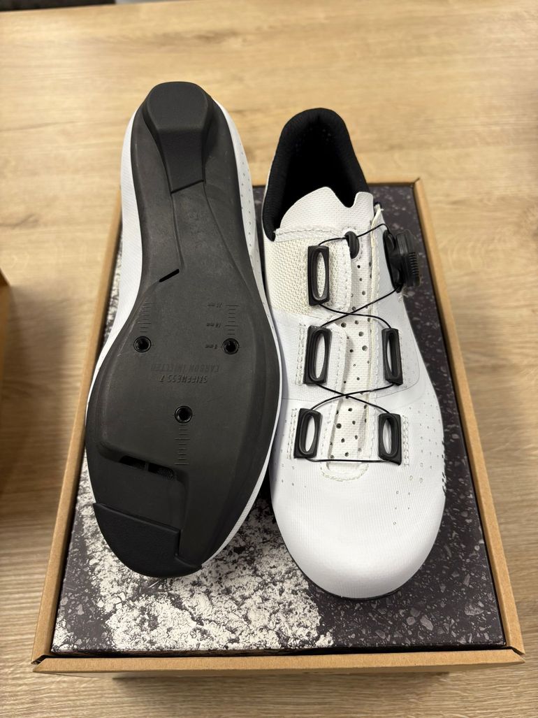 Used Fizik Tempo Over Curve R4 bike — image 4 of 5