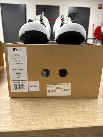 Used Fizik Tempo Over Curve R4 bike — image 5 of 5