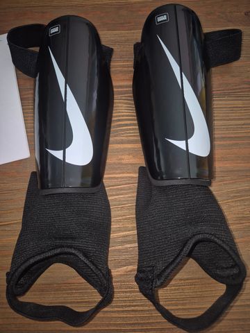 Nike Charge Protege Tibia Enfant Taille L Football & Soccer d'occasion