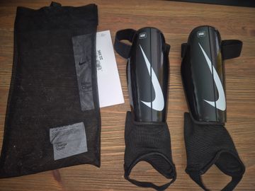 Used Nike Charge Protege Tibia Enfant Taille L bike — image 2 of 5