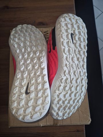 Used Nike Phantom GX Club TF GS Football Shoes Size 35 bike — image 4 of 6