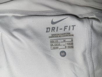 Used Nike Tennis Skort Size M bike — image 3 of 5