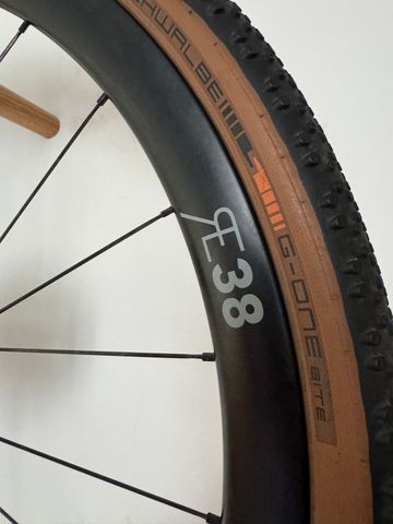 MICROTECH Cerchi Carbon RE38 2025 bike usato — immagine 4 di 7