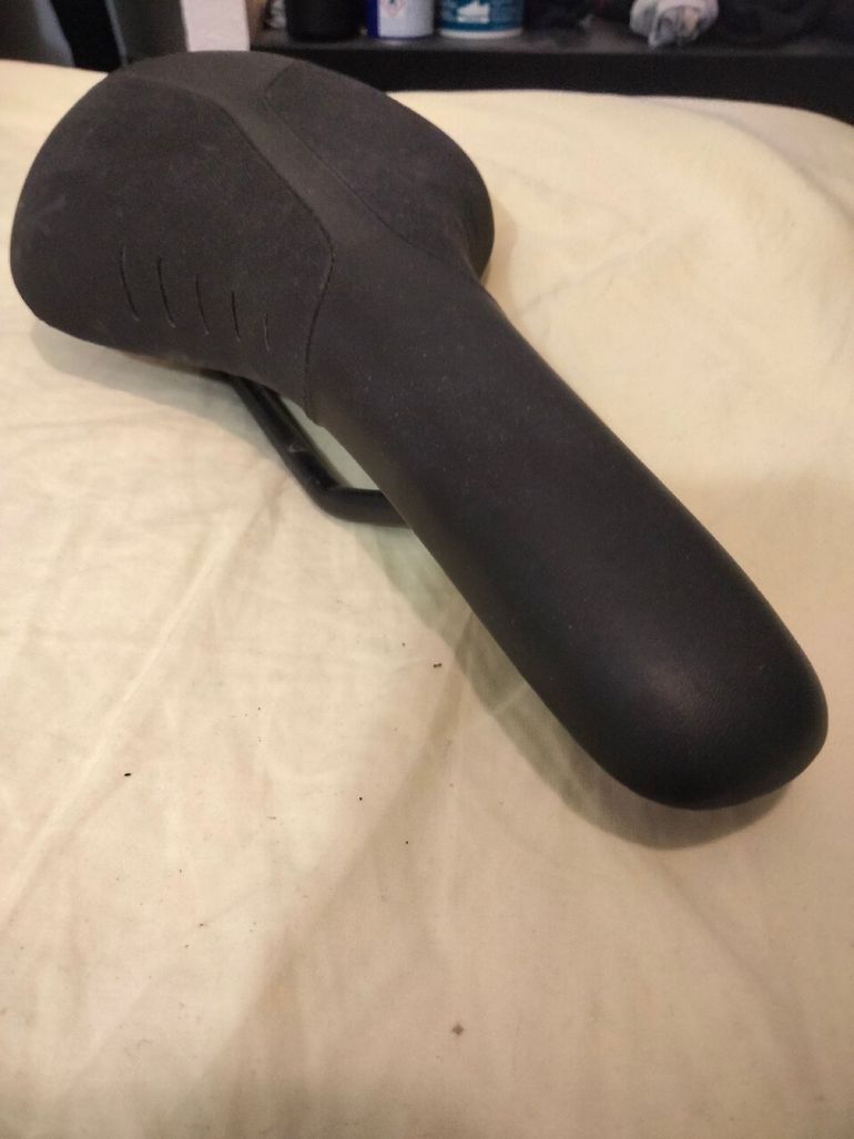 Used Fizik selle  neuve 2025 bike — image 2 of 3
