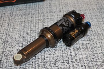 Used Fox Float X Factory 205x62.5 Trunnion Kashima bike — image 9 of 13
