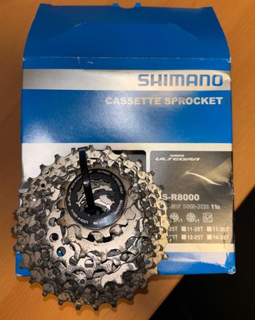 Shimano cS-R8000 Drivetrain & Pedals de segunda mano
