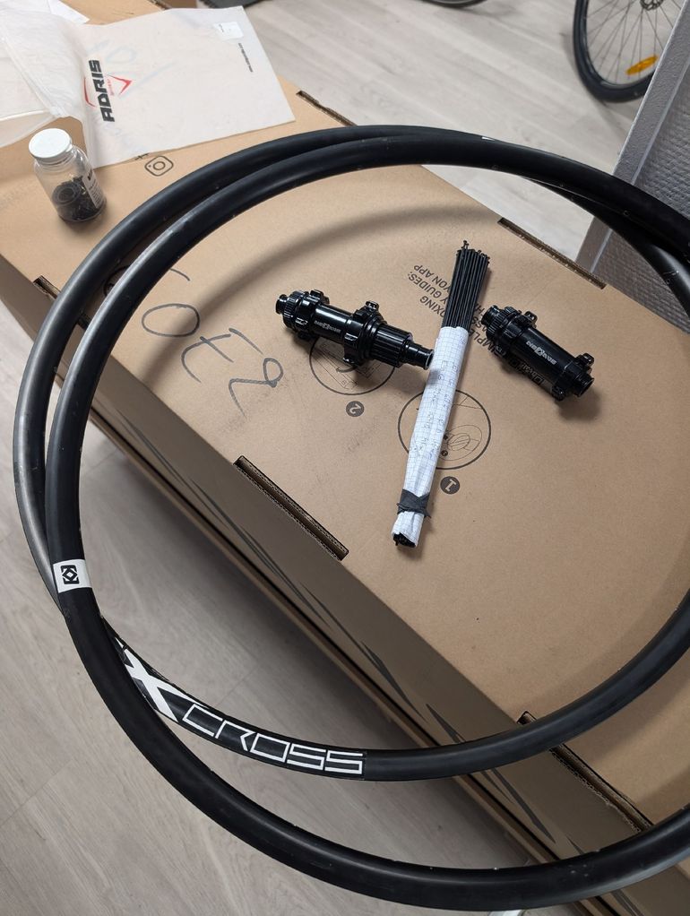 Used adris Paire Newava  a remonter 2023 bike — image 1 of 3
