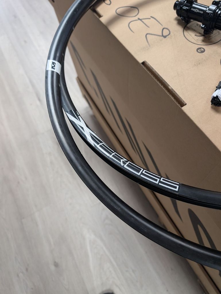 Used adris Paire Newava  a remonter 2023 bike — image 3 of 3