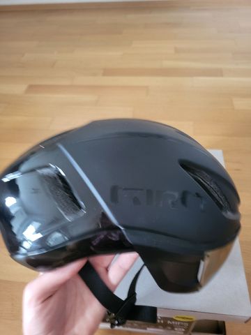 Used Giro Vanquish Mips Helm bike — image 5 of 6