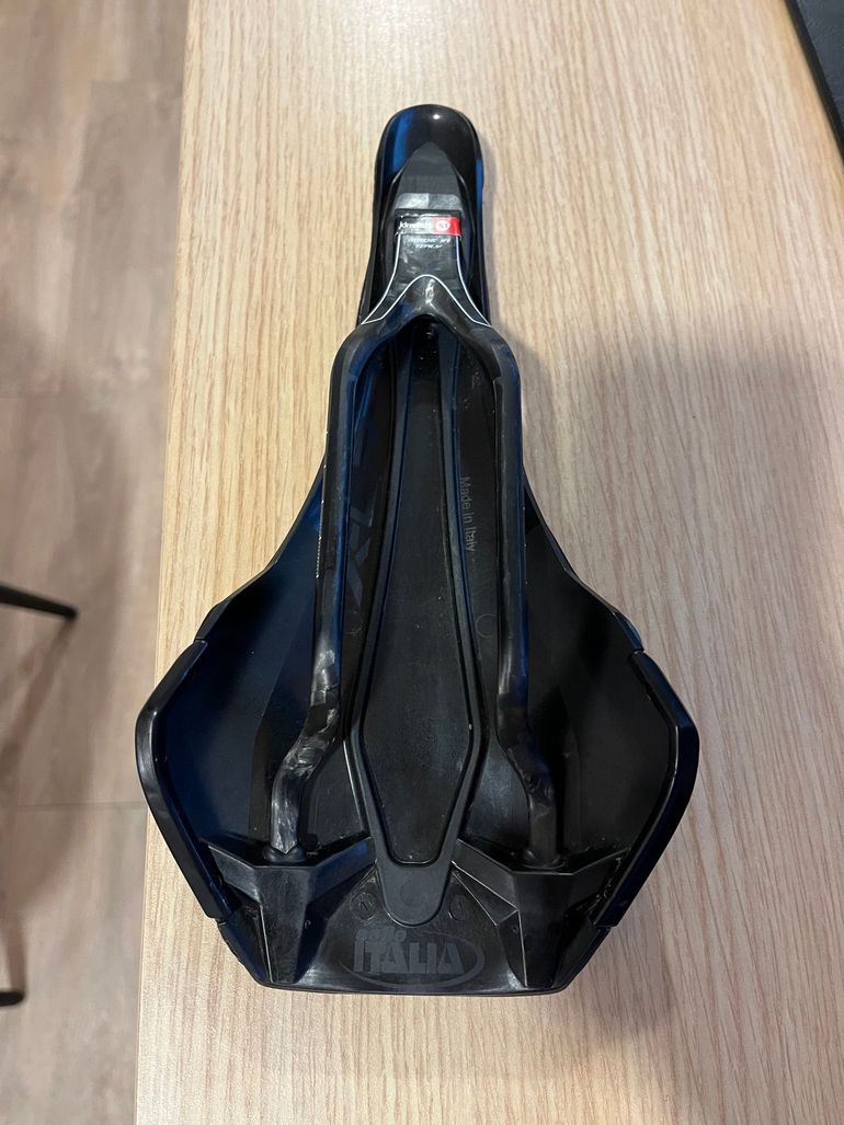 Used Selle Italia selle carbone XLR bike — image 2 of 3
