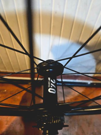 DT Swiss 1400 DICUT Wheelset - 62 MM 2024 bike de segunda mano — imagen 6 de 7