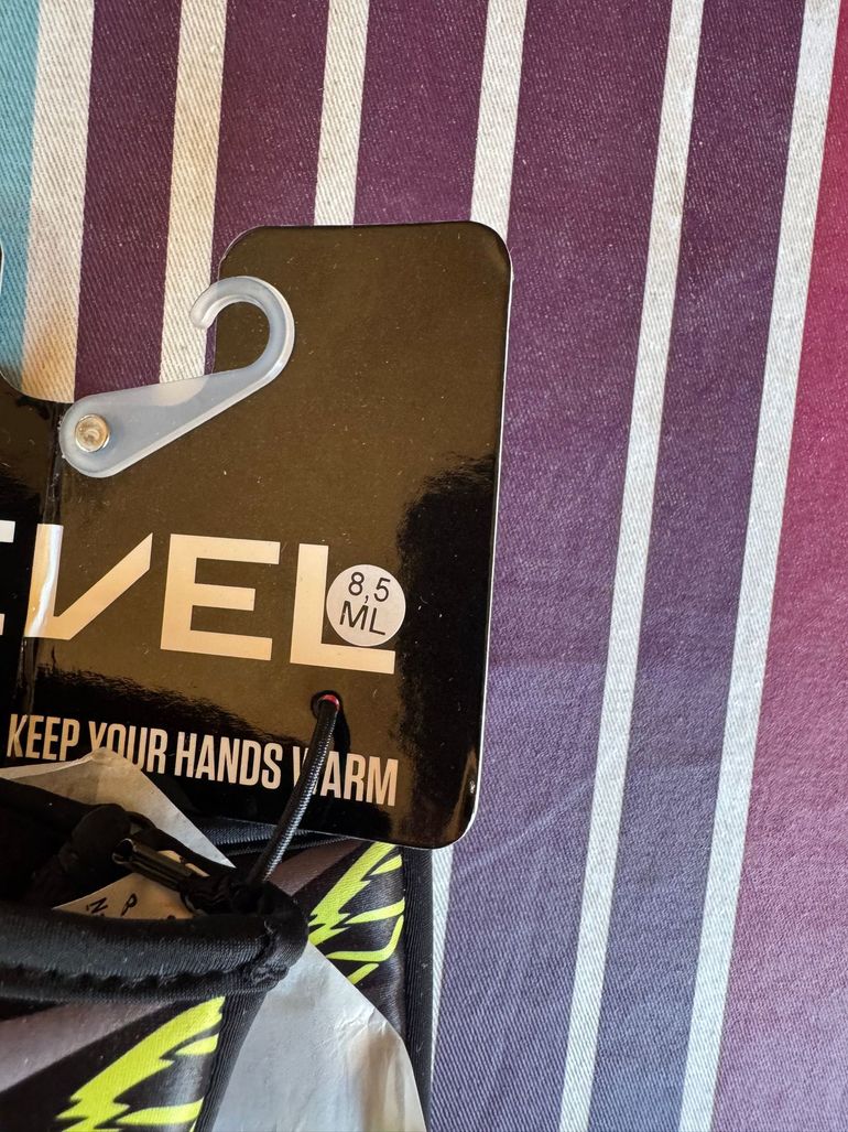 Used level gants race 2024 bike — image 2 of 4