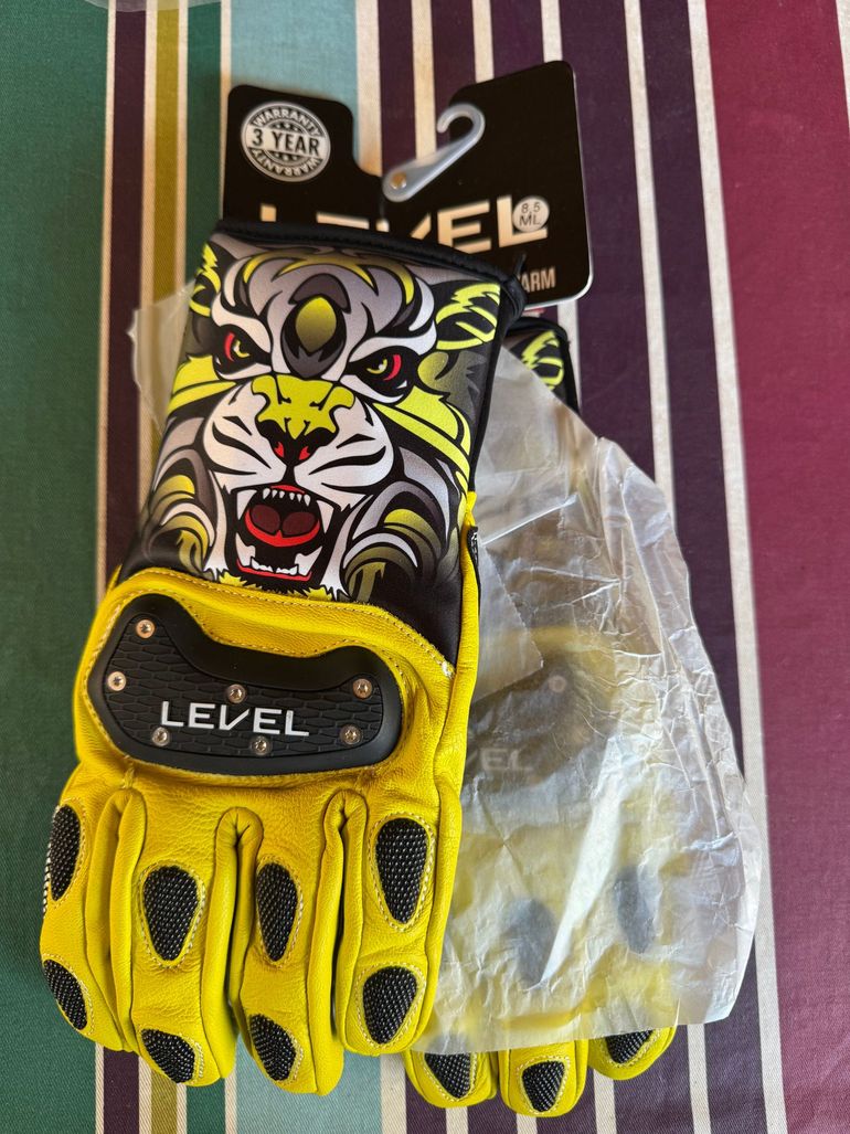 Used level gants race 2024 bike — image 1 of 4