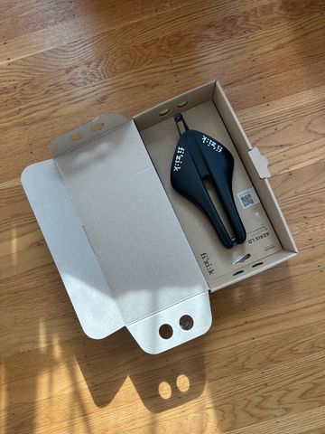 Used Fizik Transiro Aeris Long Distance R1 Saddle 2025 bike — image 2 of 4