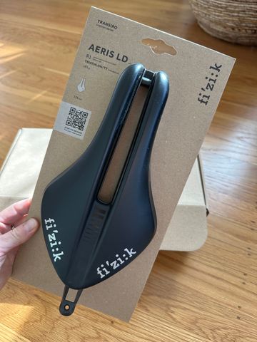 Used Fizik Transiro Aeris Long Distance R1 Saddle 2025 bike — image 3 of 4