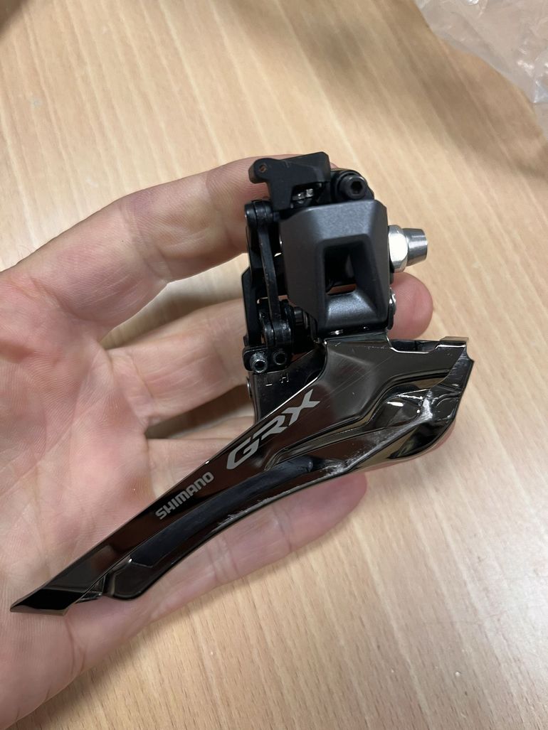 Used Shimano GRX 12-speed Mechanical Groupset 2025 bike — image 9 of 19