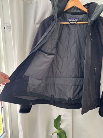 Used Patagonia Women's Insulated Storm Shift Jacket bike — image 5 of 12