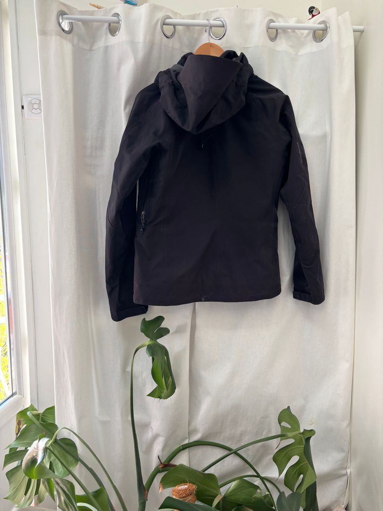 Used Patagonia Women's Insulated Storm Shift Jacket bike — image 7 of 12