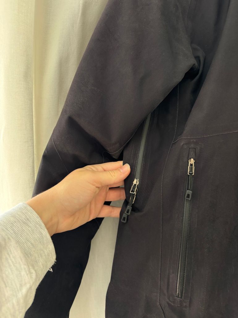 Used Patagonia Women's Insulated Storm Shift Jacket bike — image 2 of 12