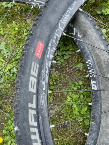 Used Dt Swiss Llantas bike — image 7 of 8