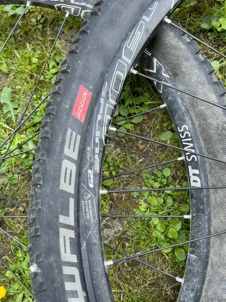 Used Dt Swiss Llantas bike — image 7 of 8
