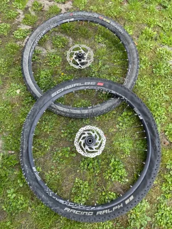 Used Dt Swiss Llantas bike — image 8 of 8