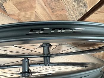 Used Scope NEW! Scope R4 Disc Carbon Wheels/28 Shimano Frehub 10/11/12 Speed 2025 bike — image 3 of 12