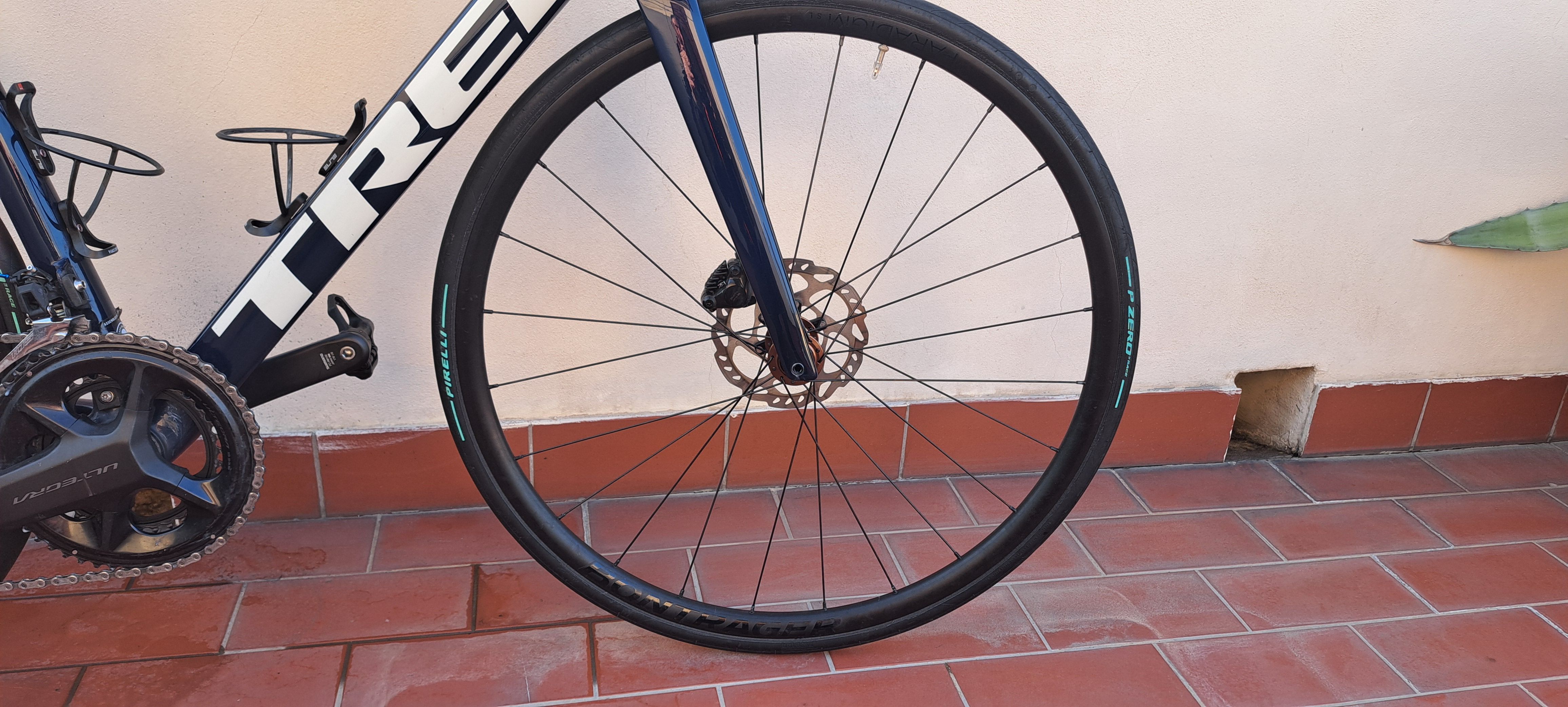 Bontrager Paradigm TLR Disc Road Wheel