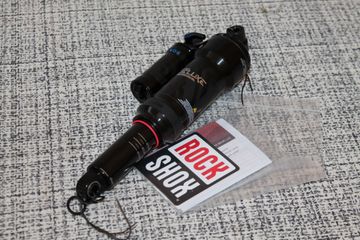 Käytetty RockShox Deluxe Ultimate DebonAir 230x65 bike — kuva 8 / 10