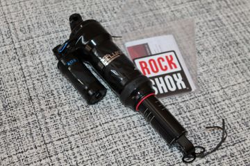 Käytetty RockShox Deluxe Ultimate DebonAir 230x65 bike — kuva 6 / 10