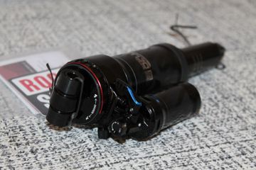 Käytetty RockShox Deluxe Ultimate DebonAir 230x65 bike — kuva 3 / 10