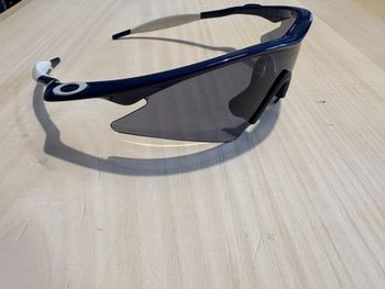 Oakley, M-Frame