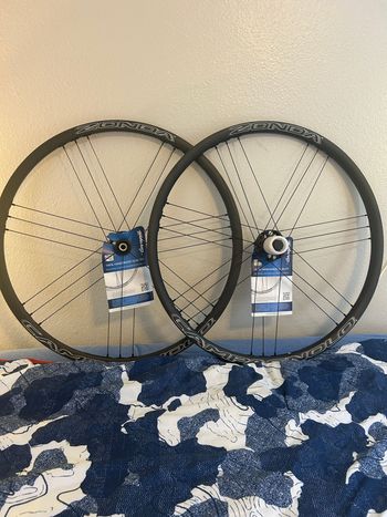 Used Campagnolo Zonda C17 Disc Road Clincher Wheelset 2024 bike — image 1 of 7