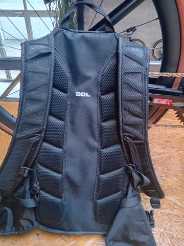 Kross PLECAK TOTAL 20 liters bike usato — immagine 2 di 6