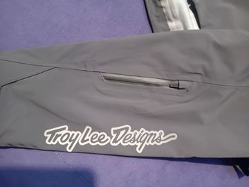 TLD Troy Lee Designs Resist Jacket Mono Carbon L 2025 bike usato — immagine 5 di 6