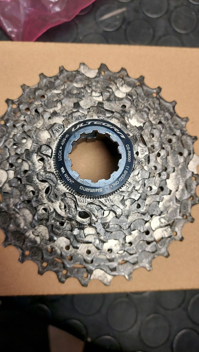 Gebrauchtes Shimano cambio meccanico R8000 2022 Drivetrain & Pedals