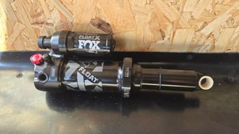 Fox, float X 205x65 trunnion