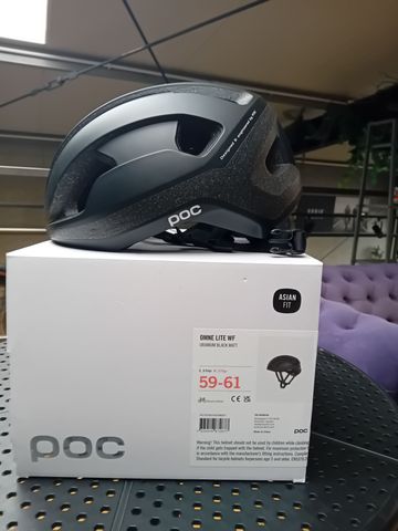 POC Omne Lite Helmet bike d'occasion — image 2 sur 12