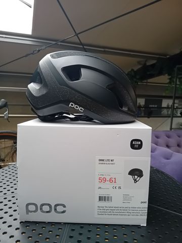 POC Omne Lite Helmet bike d'occasion — image 3 sur 12