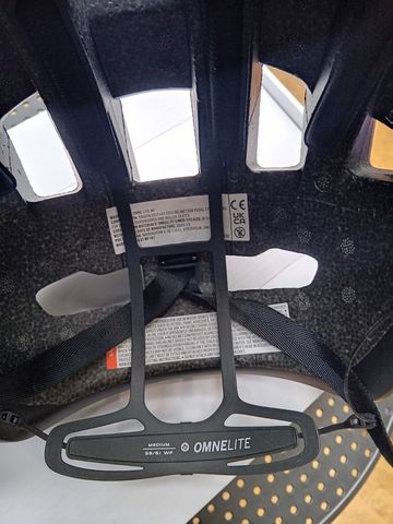 POC Omne Lite Helmet bike d'occasion — image 5 sur 12